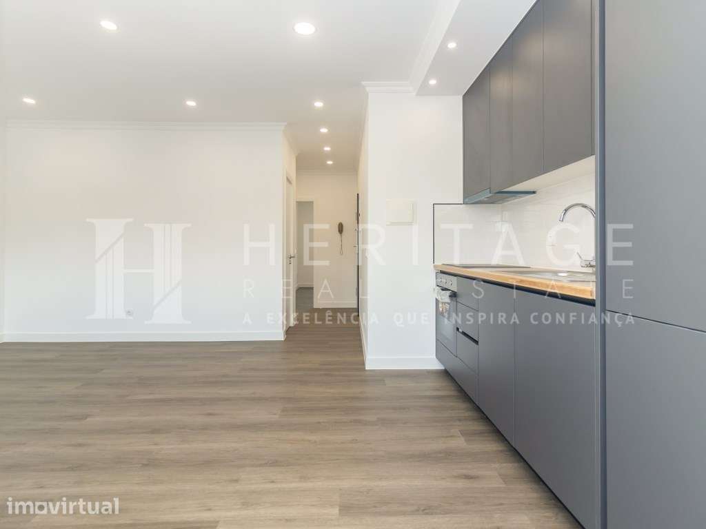 T2 totalmente remodelado na prestigiada Avenida do Bocage - Grande imagem: 2/43