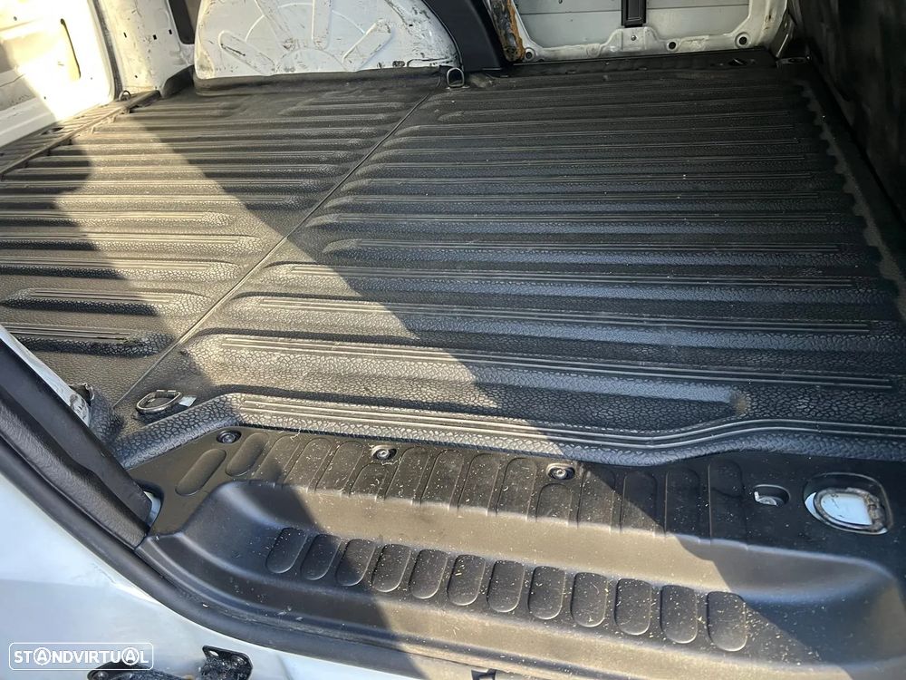 Renault KANGOO 1.5 DCI CONFORT - 17