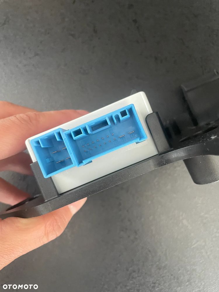 Sterownik pompy paliwa BMW I3  9425925 - 2