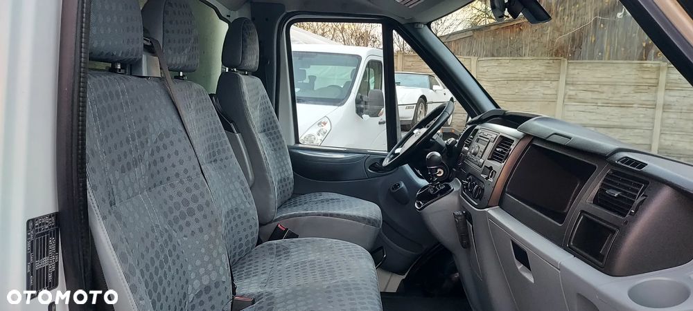 Ford Transit - 17