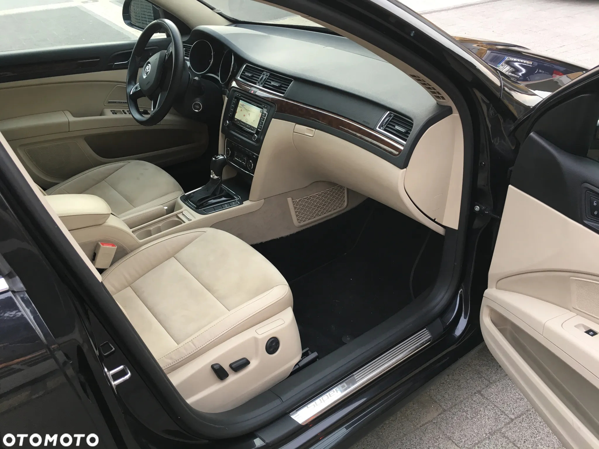 Skoda Superb 2.0 TDI 4x4 Platinum DSG - 28