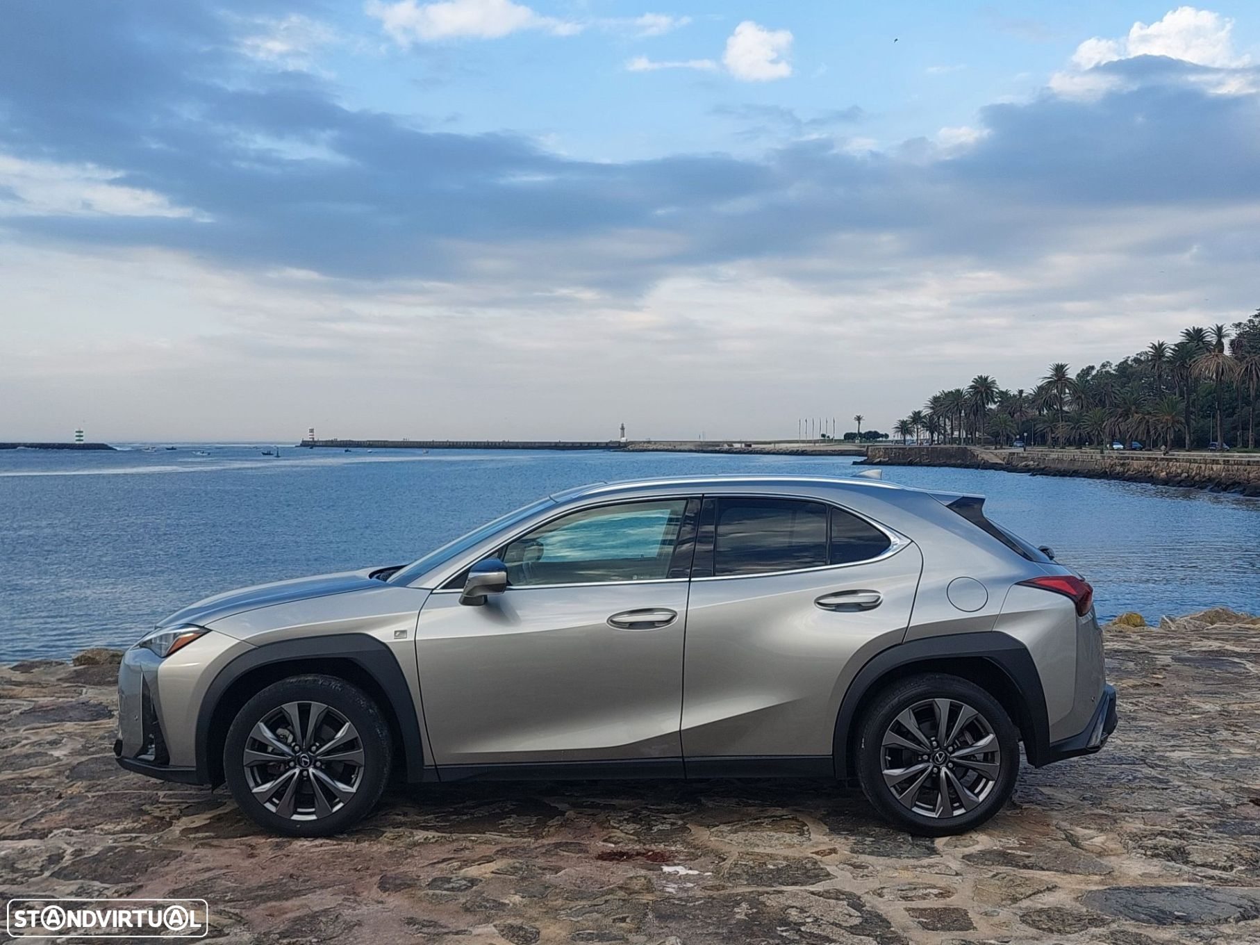 Lexus UX 250h - 3