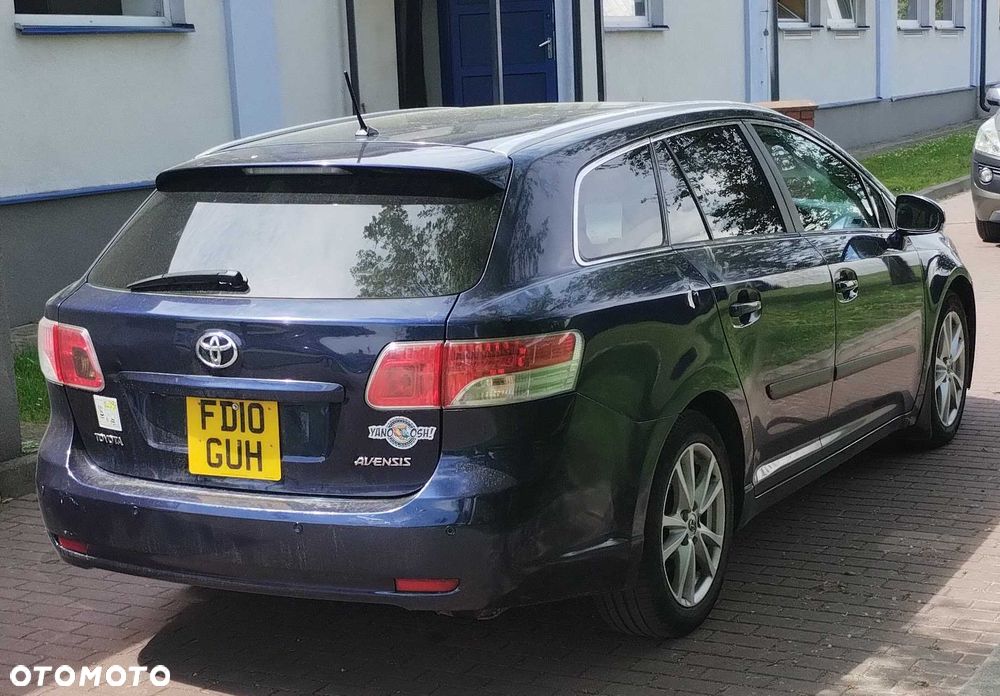 Toyota Avensis - 2