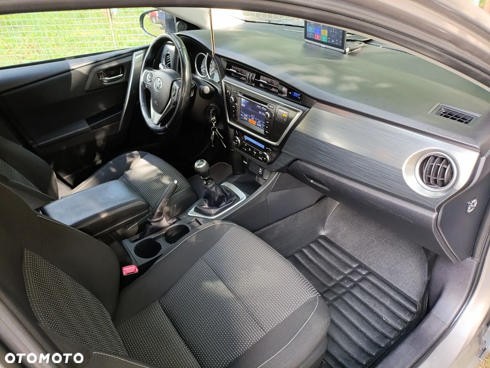 Toyota Auris 1.6 Luna - 5