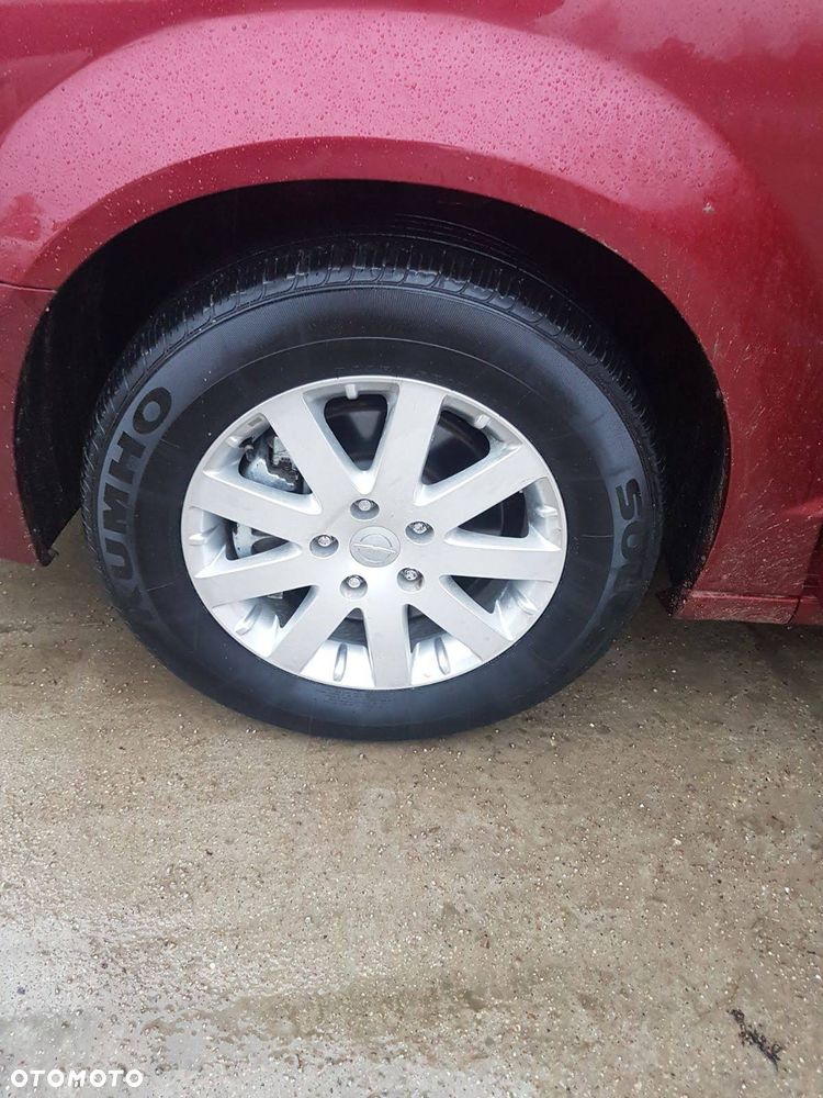 Chrysler Town & Country - 7