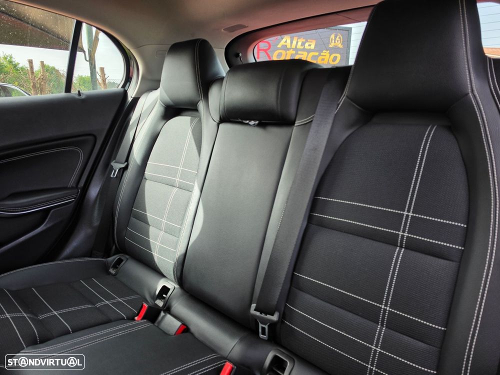 Mercedes-Benz GLA 200 CDI Urban Aut. - 15