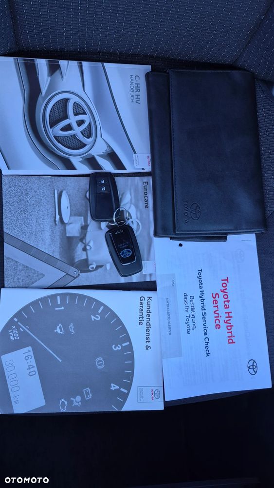 Toyota C-HR Flow - 16