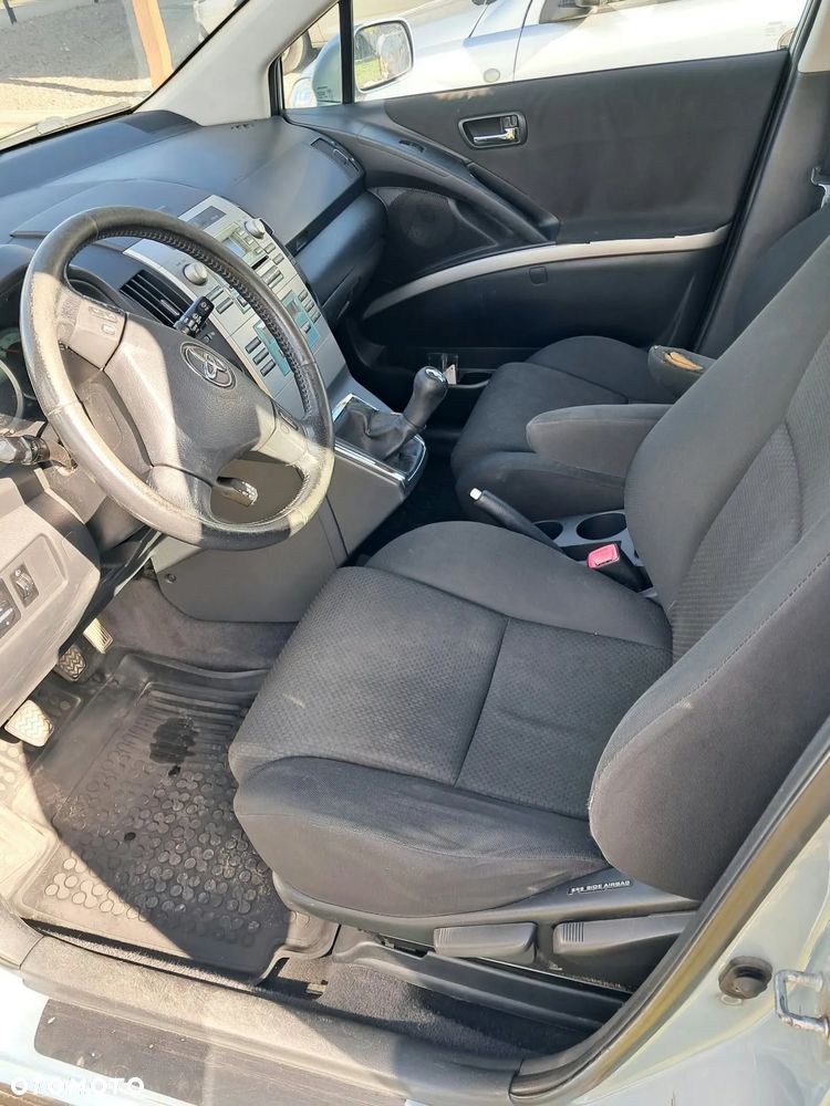 Toyota Corolla Verso - 11