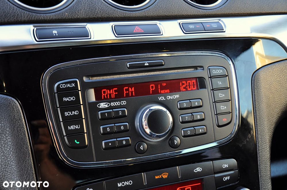 Ford S-Max - 32