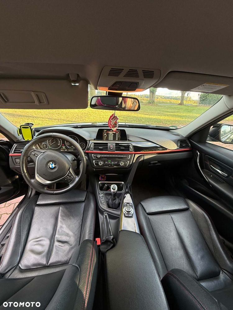 BMW Seria 3 318d Sport Line - 14