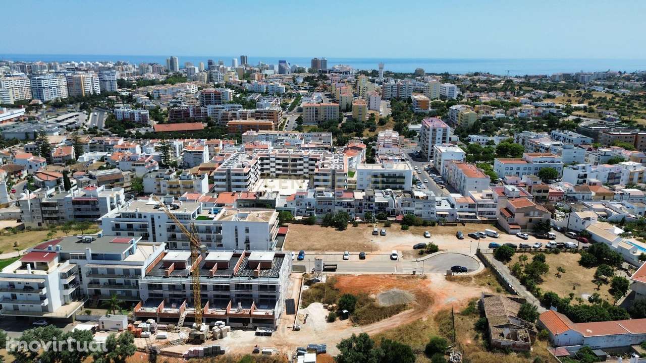Terreno com Projeto Aprovado para 7 Moradias em banda, Beco  das Giest - Grande imagem: 2/13