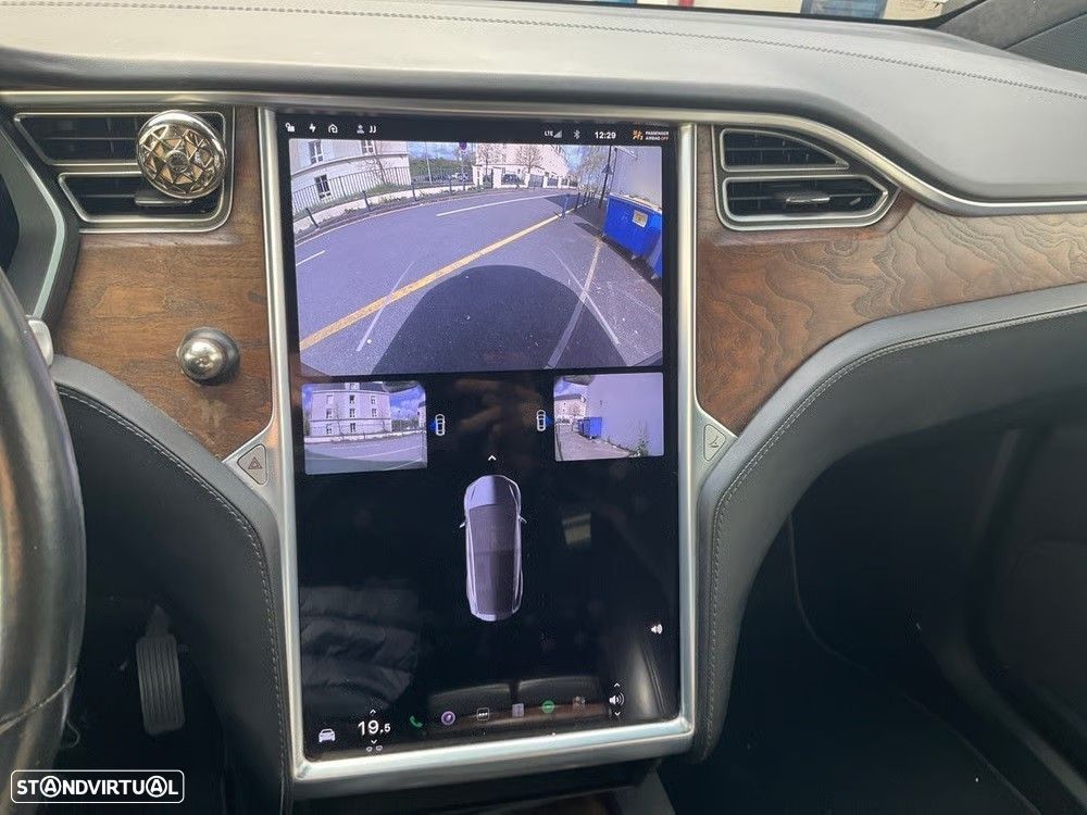 Tesla Model X 100D - 11