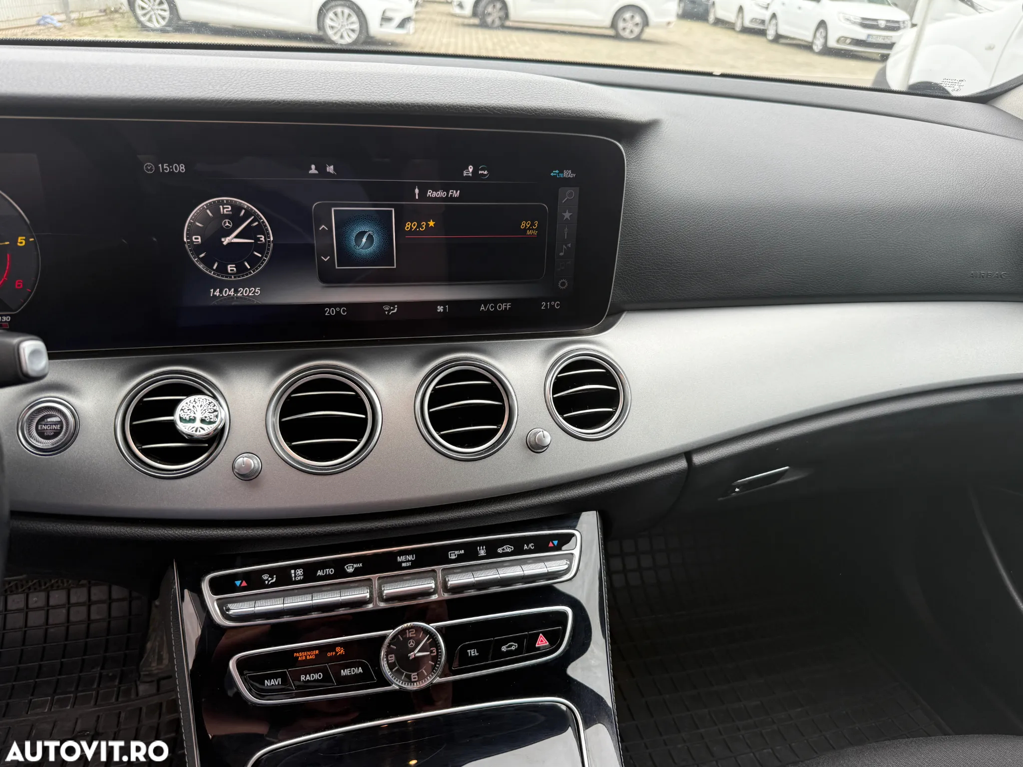 Mercedes-Benz E 220 d 4Matic T 9G-TRONIC Avantgarde - 11