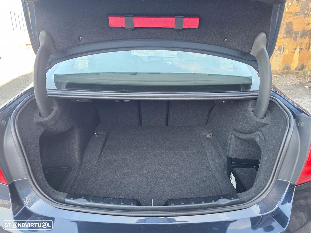BMW 335 i Aut. Sport Line - 8