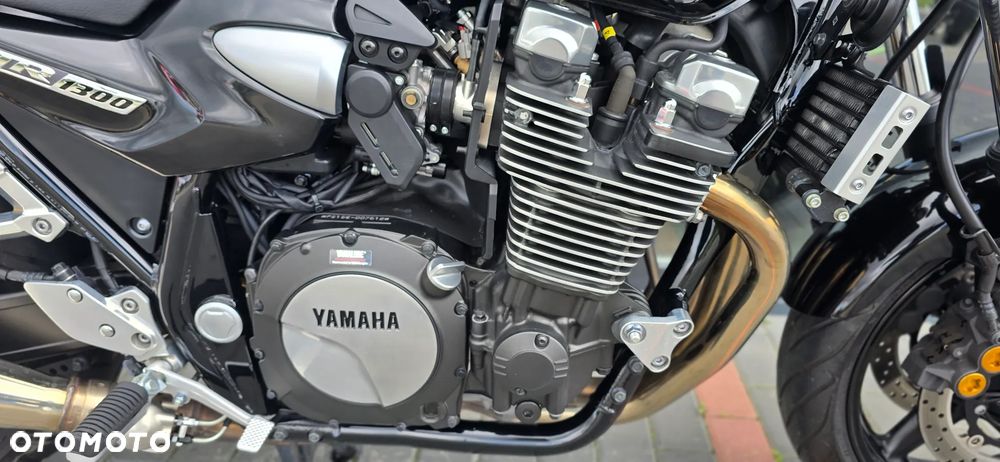 Yamaha XJR - 11