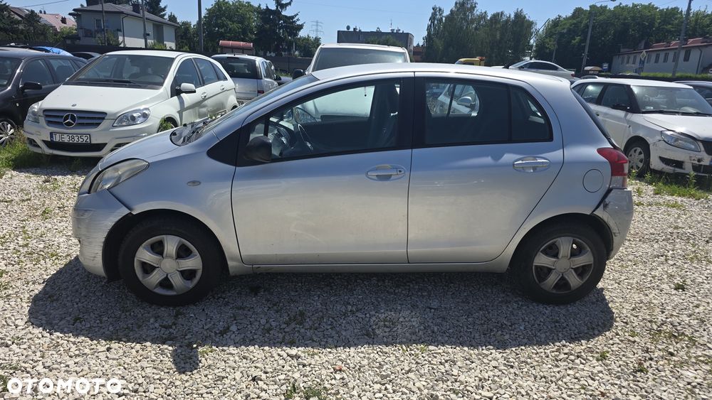 Toyota Yaris 1.0 Luna - 2