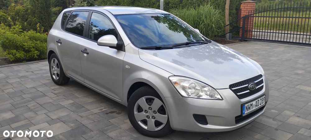 Kia Ceed 1.6 CRDi LX - 1