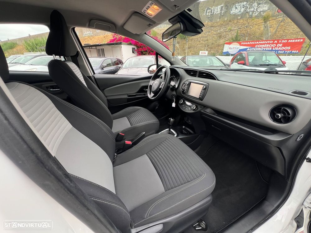 Toyota Yaris 1.5 HSD Exclusive - 8