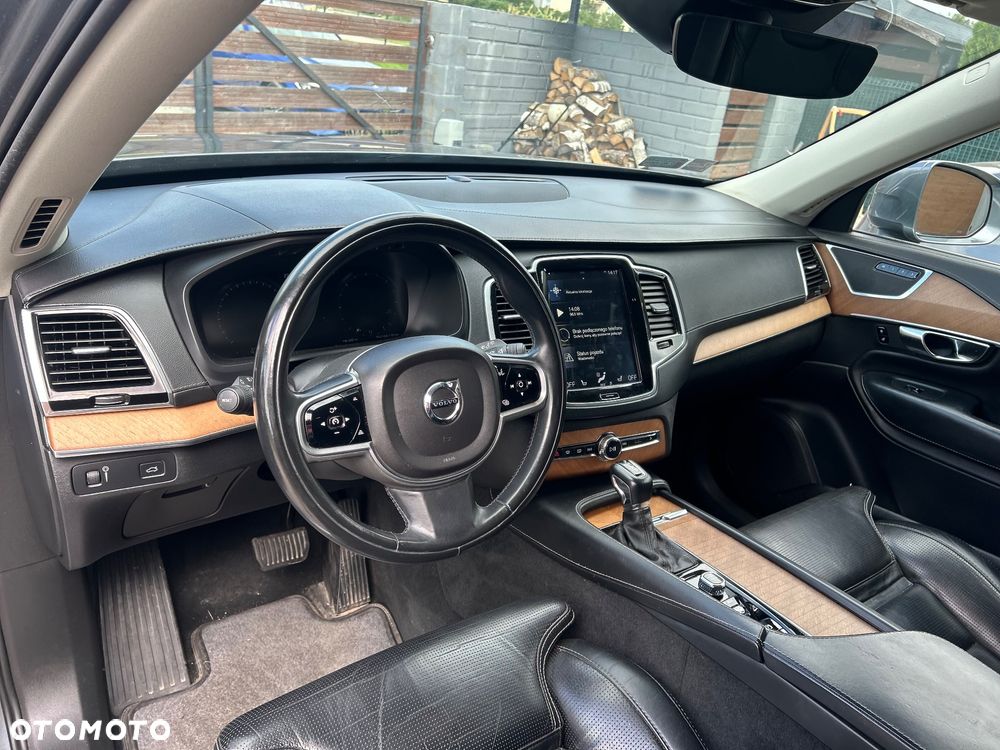 Volvo XC 90 D5 SCR AWD Inscription 7os - 24