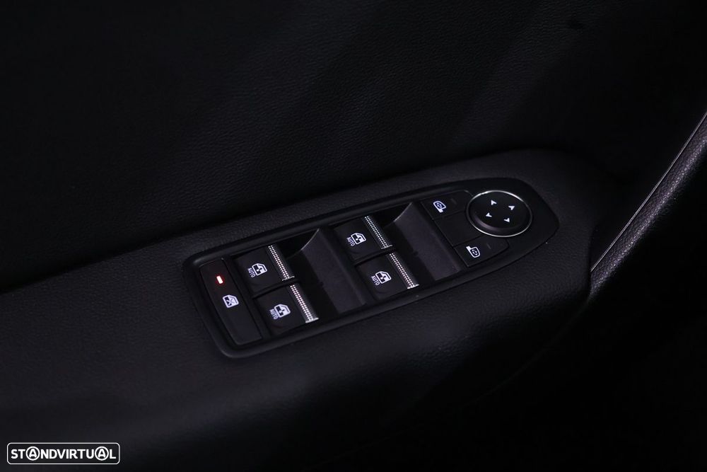 Renault Captur 1.0 TCe Techno Bi-Fuel - 27