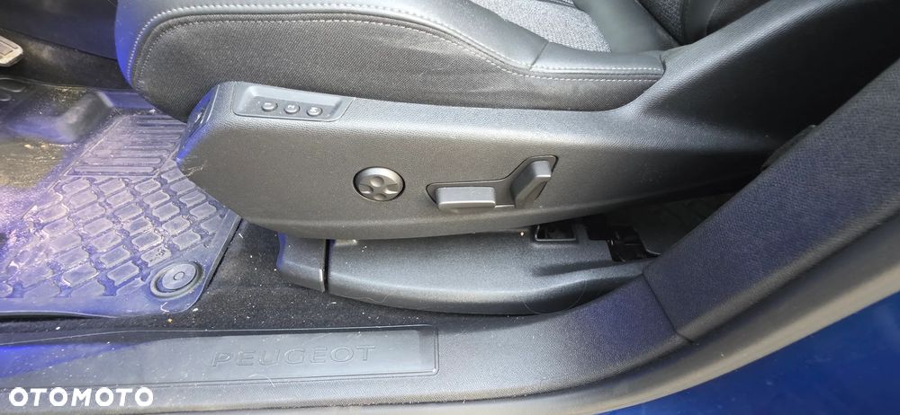 Peugeot 3008 1.5 BlueHDi Allure S&S - 24