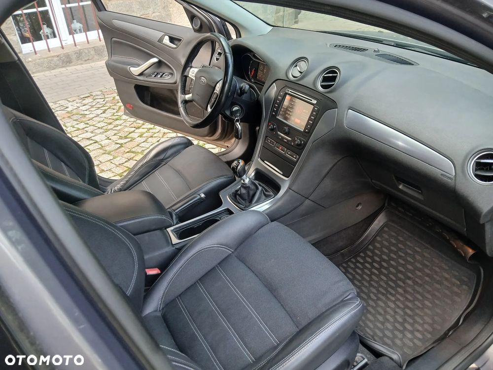 Ford Mondeo 2.0 TDCi Titanium - 23