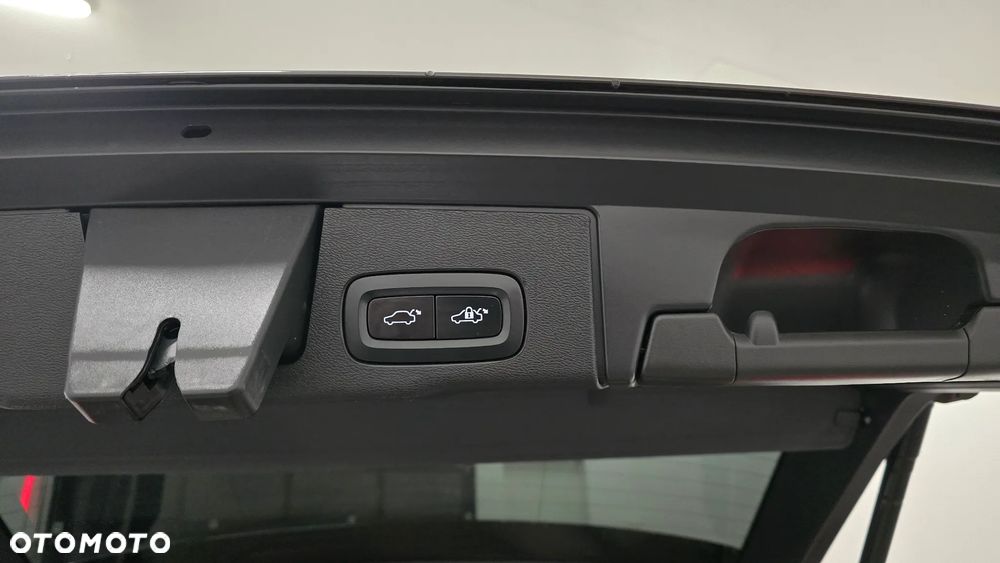 Volvo XC 60 B4 D AWD Inscription - 11