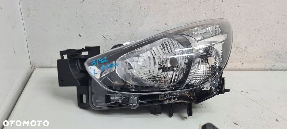 mazda 2 14- lampa reflektor lewy eu ładny - 3