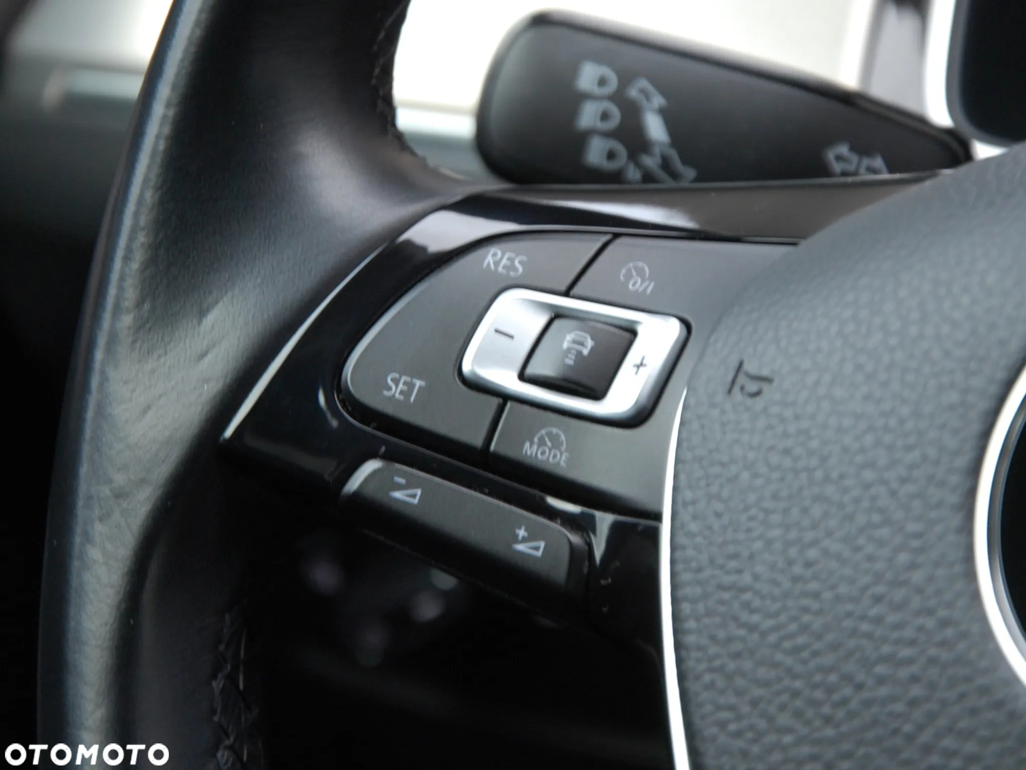 Volkswagen Passat 1.8 TSI BMT Highline - 33