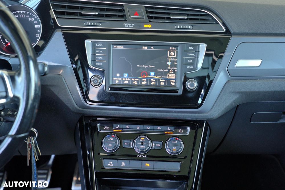 Volkswagen Touran - 21