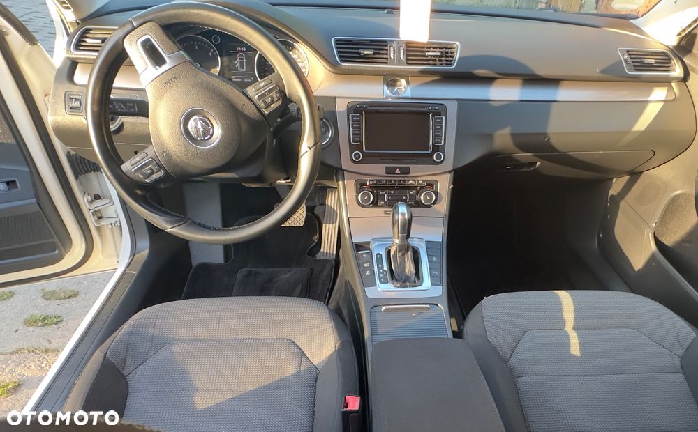 Volkswagen Passat 2.0 TDI DPF Comfortline DSG - 9