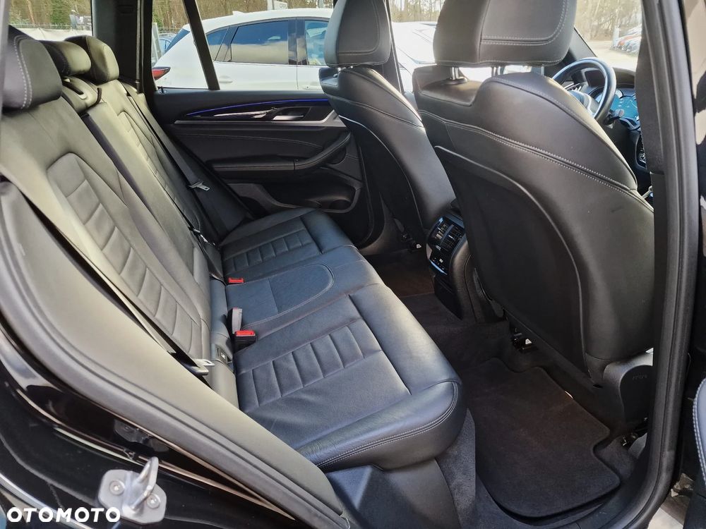 BMW X3 sDrive18d Luxury Line sport - 24