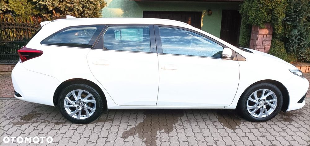 Toyota Auris 1.6 D-4D Comfort - 3