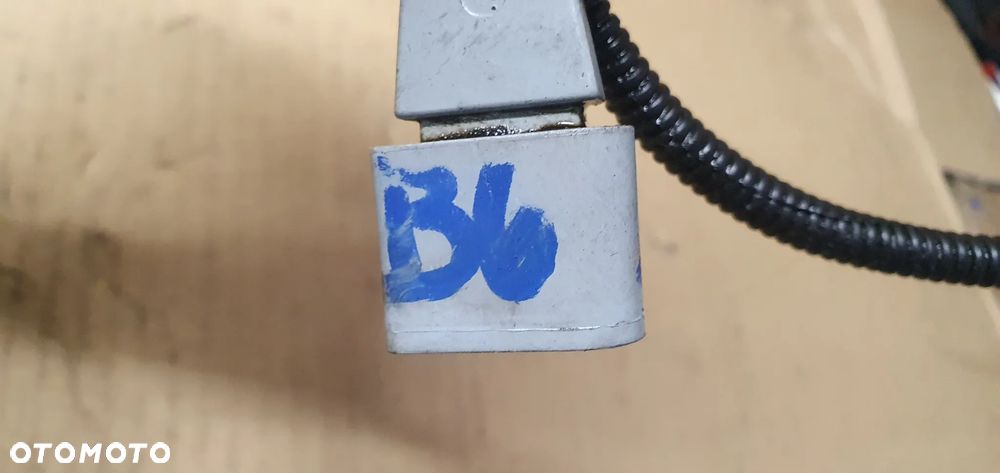 Czujnik położenia wału VW Passat B6 2.0 FSI 06A906433K - 8