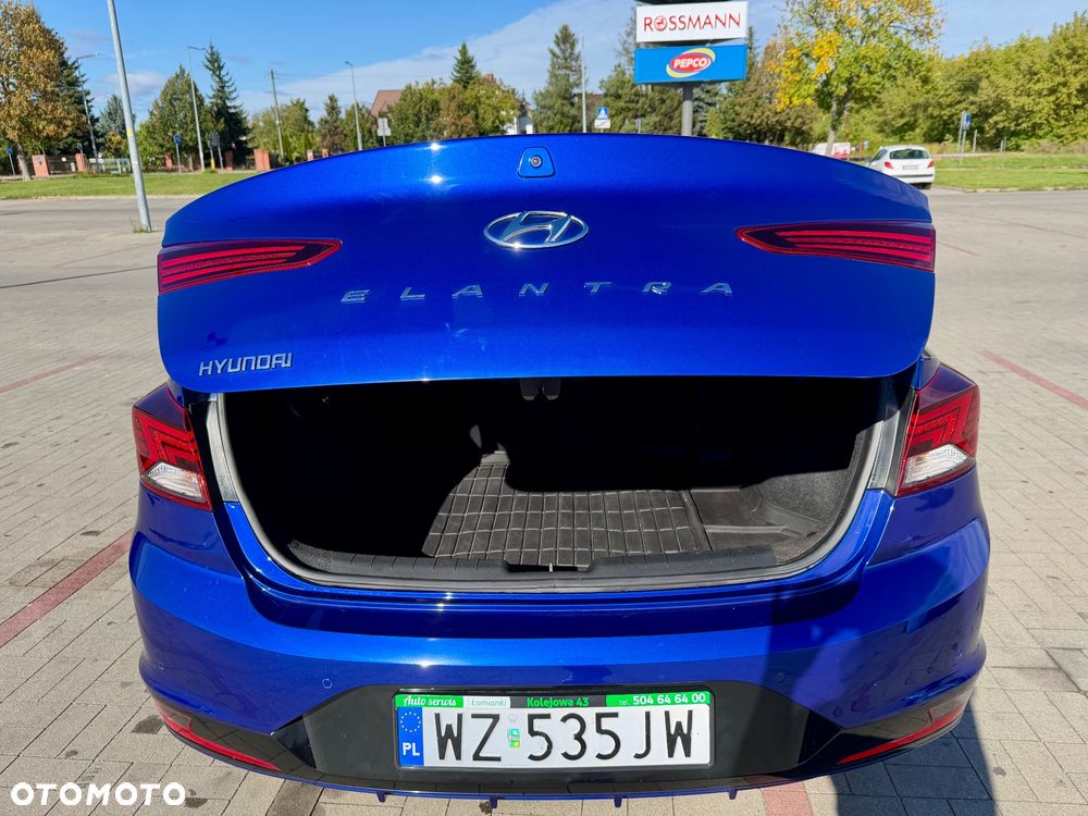 Hyundai Elantra 1.6 Style - 10