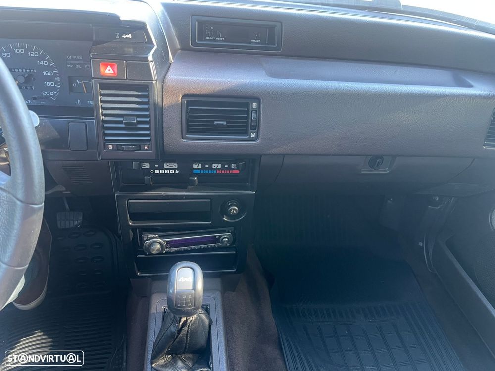 Nissan Sunny Sedan 1.6 SLX 4x4 - 11