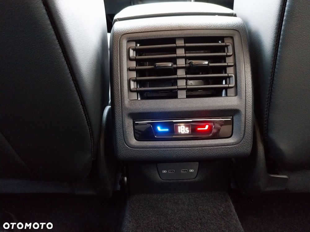 Volkswagen Golf Variant - 23