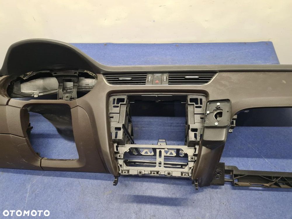 SKODA OCTAVIA III KOMBI SCOUT DESKA ROZDZIELCZA 5E1857007AC - 3