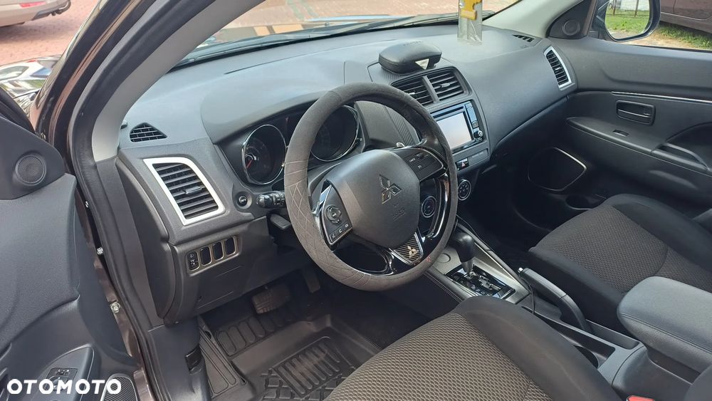 Mitsubishi ASX - 9