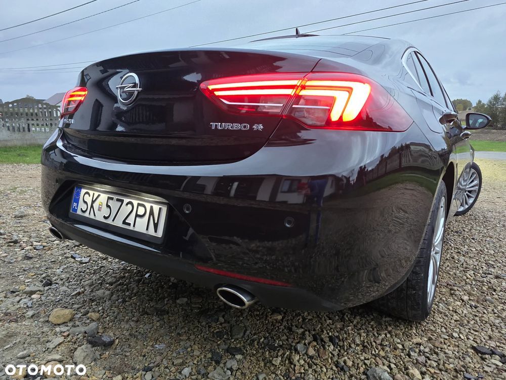 Opel Insignia 2.0 CDTI 4x4 GSi S&S - 12