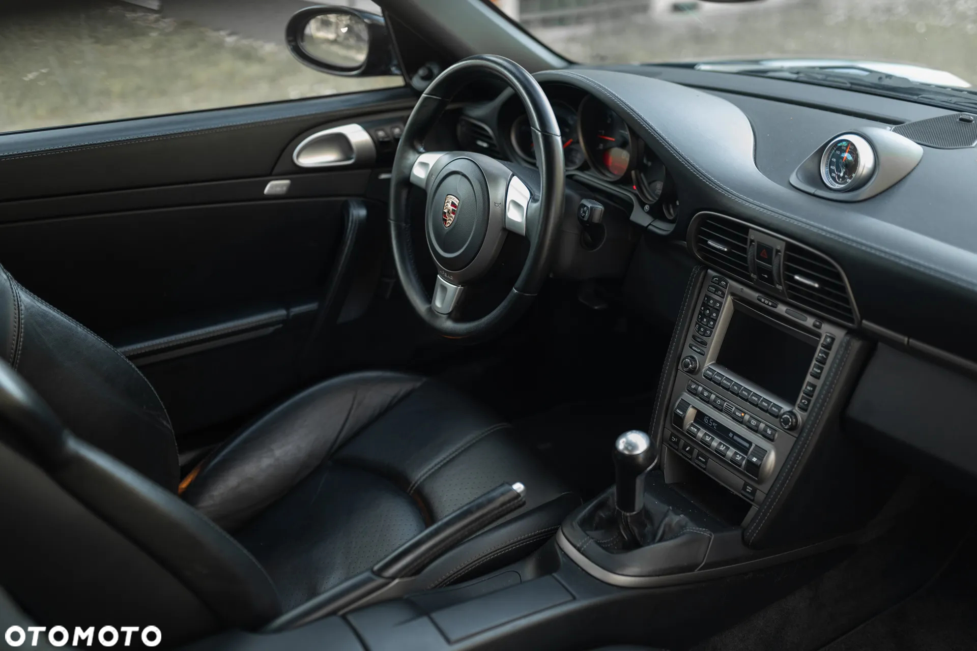 Porsche 911 Carrera 4 - 18