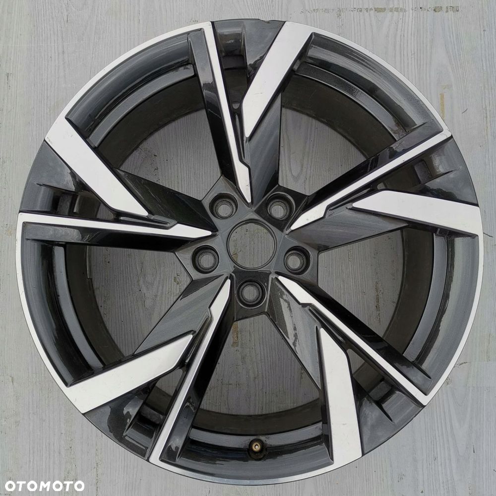 FELGA SKODA OCTAVIA IV 4 7,5J 19 ET48 5x112 5E3601025