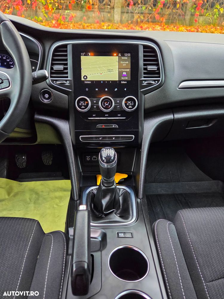 Renault Megane Grandtour BLUE dCi 115 BUSINESS EDITION - 26