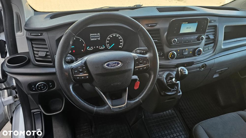 Ford Custom - 13