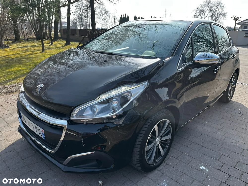 Peugeot 208 PureTech 82 Start & Stop Allure - 8