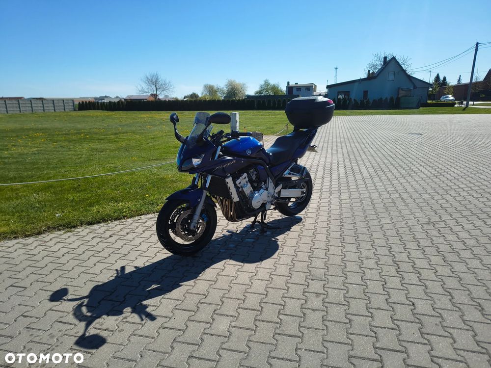 Yamaha FZS - 7
