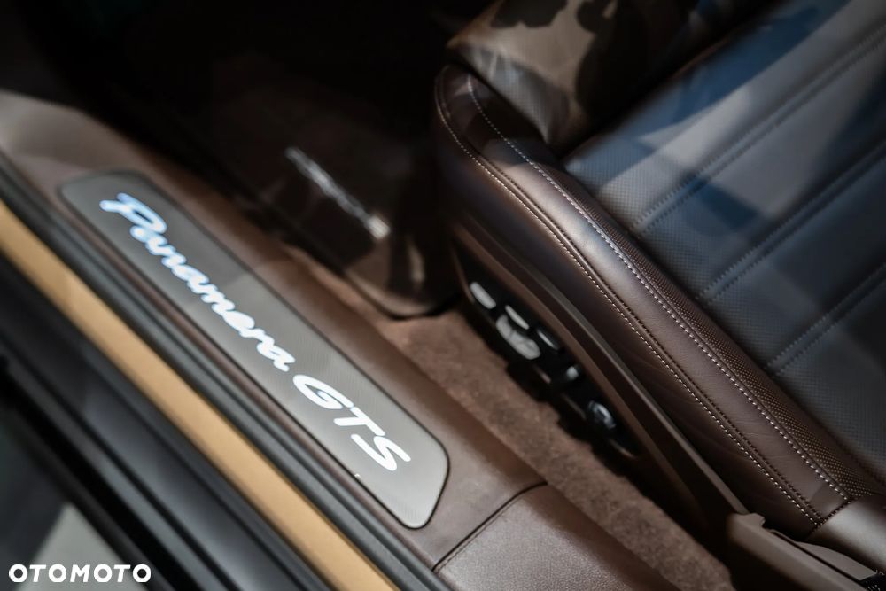 Porsche Panamera - 17