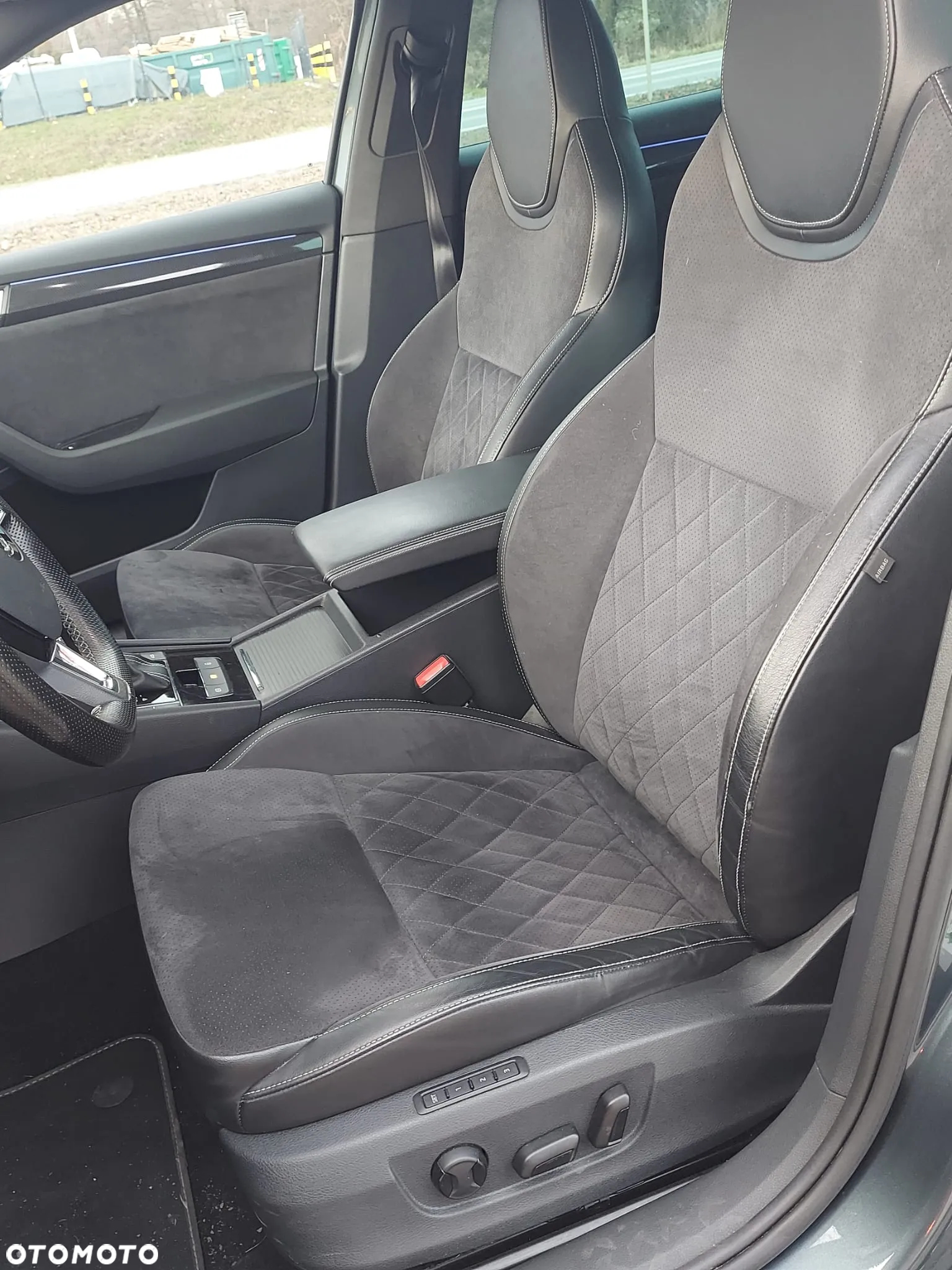 Skoda Superb Combi 2.0 TSI 4x4 DSG Ambition - 2