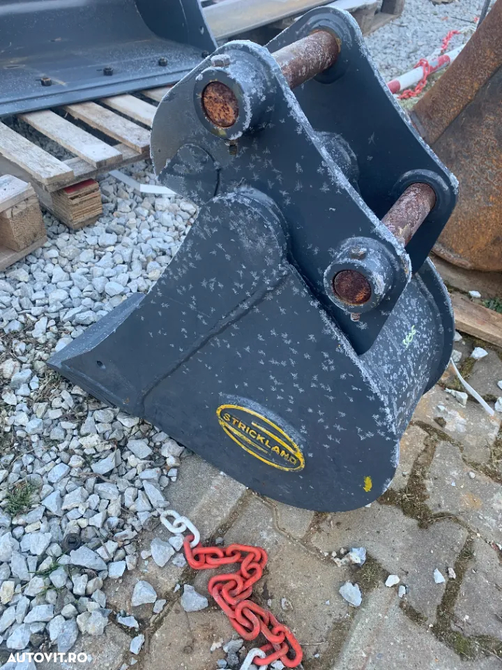 Cupa Minixavator de 3-4 tone Cu Latimea De 230 mm - 3