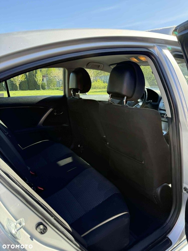 Toyota Avensis 2.0 D-4D Style - 14